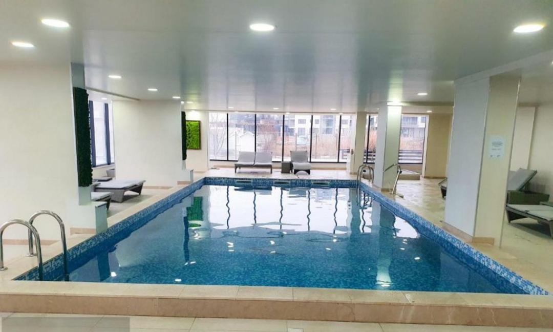 Luxury Suite Alezzi Beach Apartment Piscina Incalzita Sauna Jacuzzi Parking Navodari Bagian luar foto