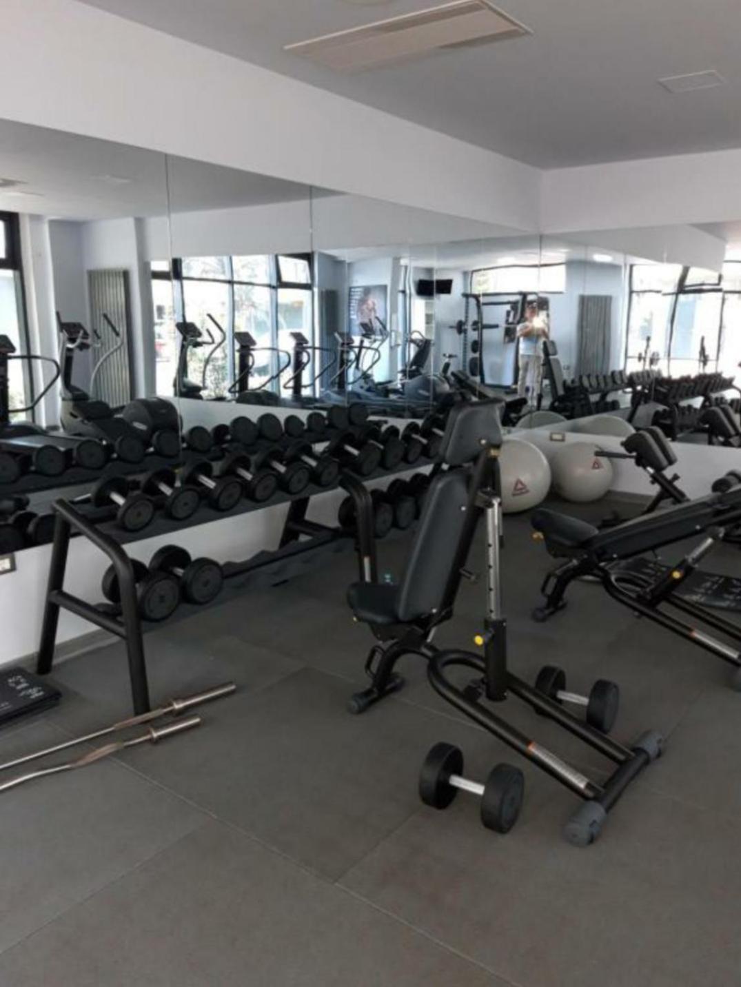 Luxury Suite Alezzi Beach Apartment Piscina Incalzita Sauna Jacuzzi Parking Navodari Bagian luar foto