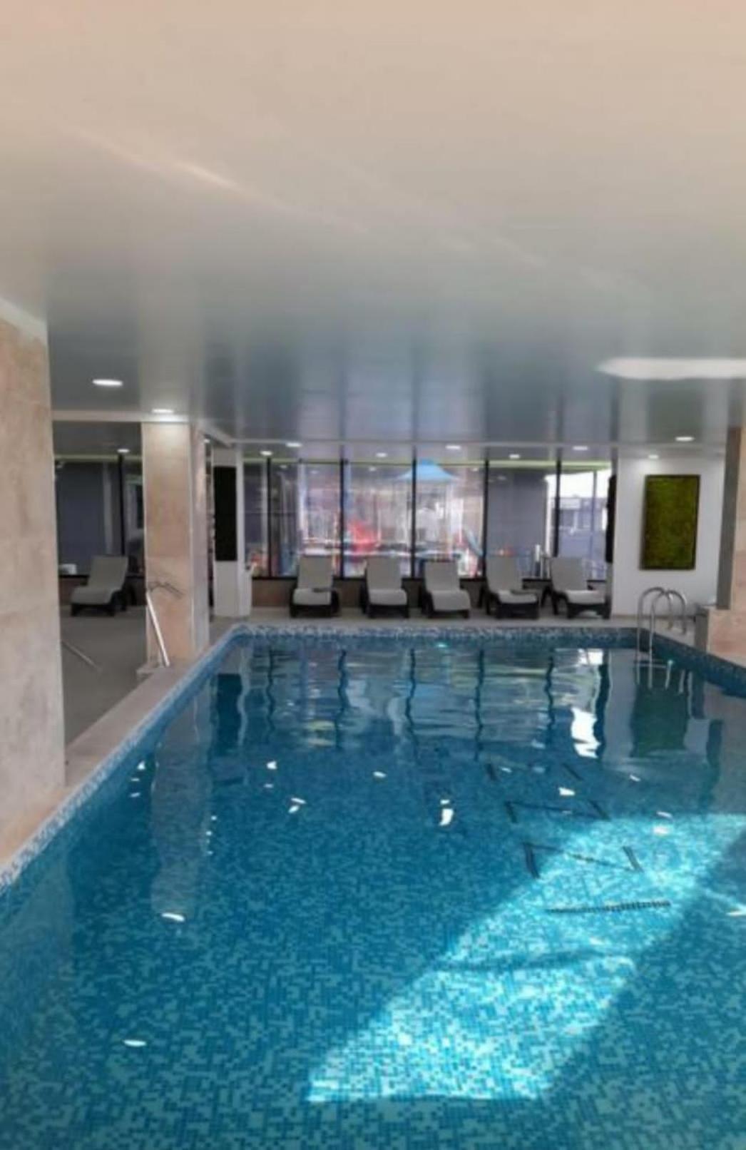 Luxury Suite Alezzi Beach Apartment Piscina Incalzita Sauna Jacuzzi Parking Navodari Bagian luar foto